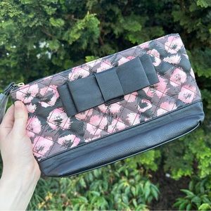 NWOT Betsey Johnson Wristlet Purse Bag Quilted Pink/Black w/ Bow Cosmetics